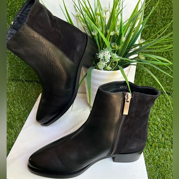 AQUATALIA Gabriele Black leather booties size 5.5 like New - Picture 7 of 11